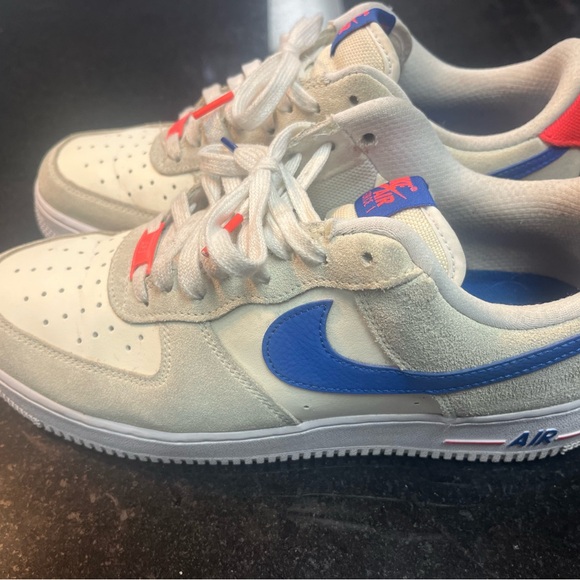 Sz 10 Nike Air Force 1 Low '07 LV8 coco milk & royal blue - Picture 4 of 9